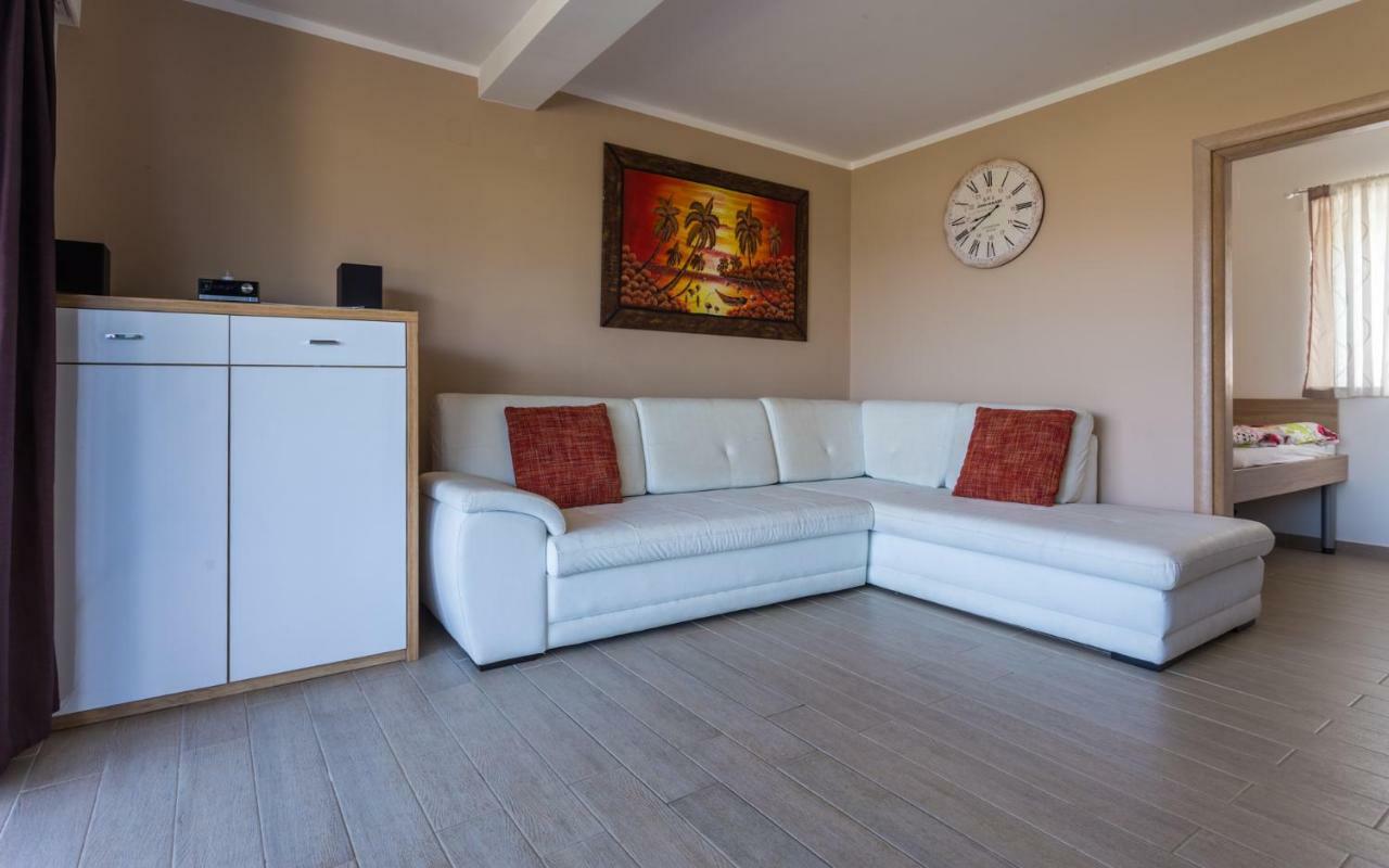 קלימנו Apartment Trava מראה חיצוני תמונה